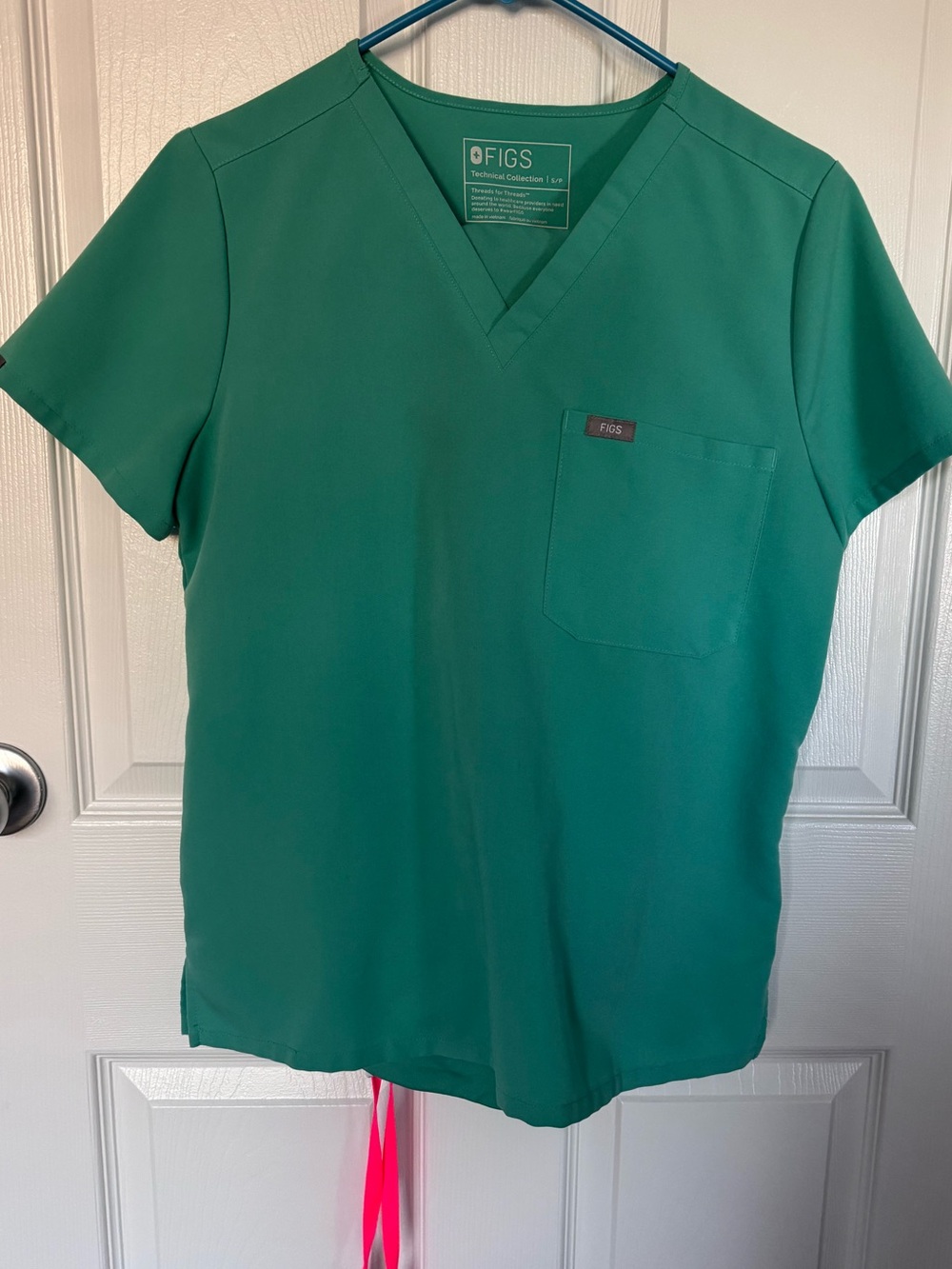 FIGS Women’s scrub set